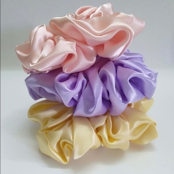 Homemade SCRUNCHIE❤️❤️ - Picture 2 of 2